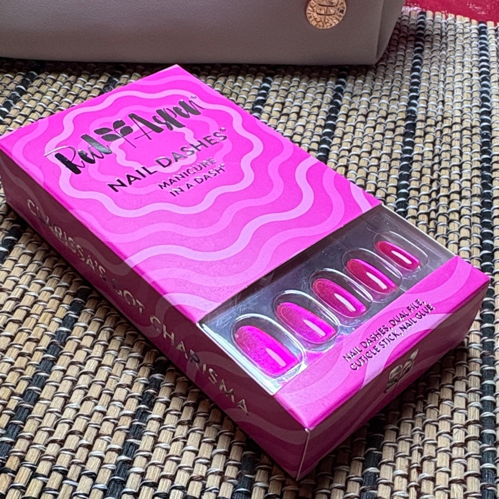 Red Aspen Clarissa’s Got Charisma Nail Dashes - Vibrant Pink